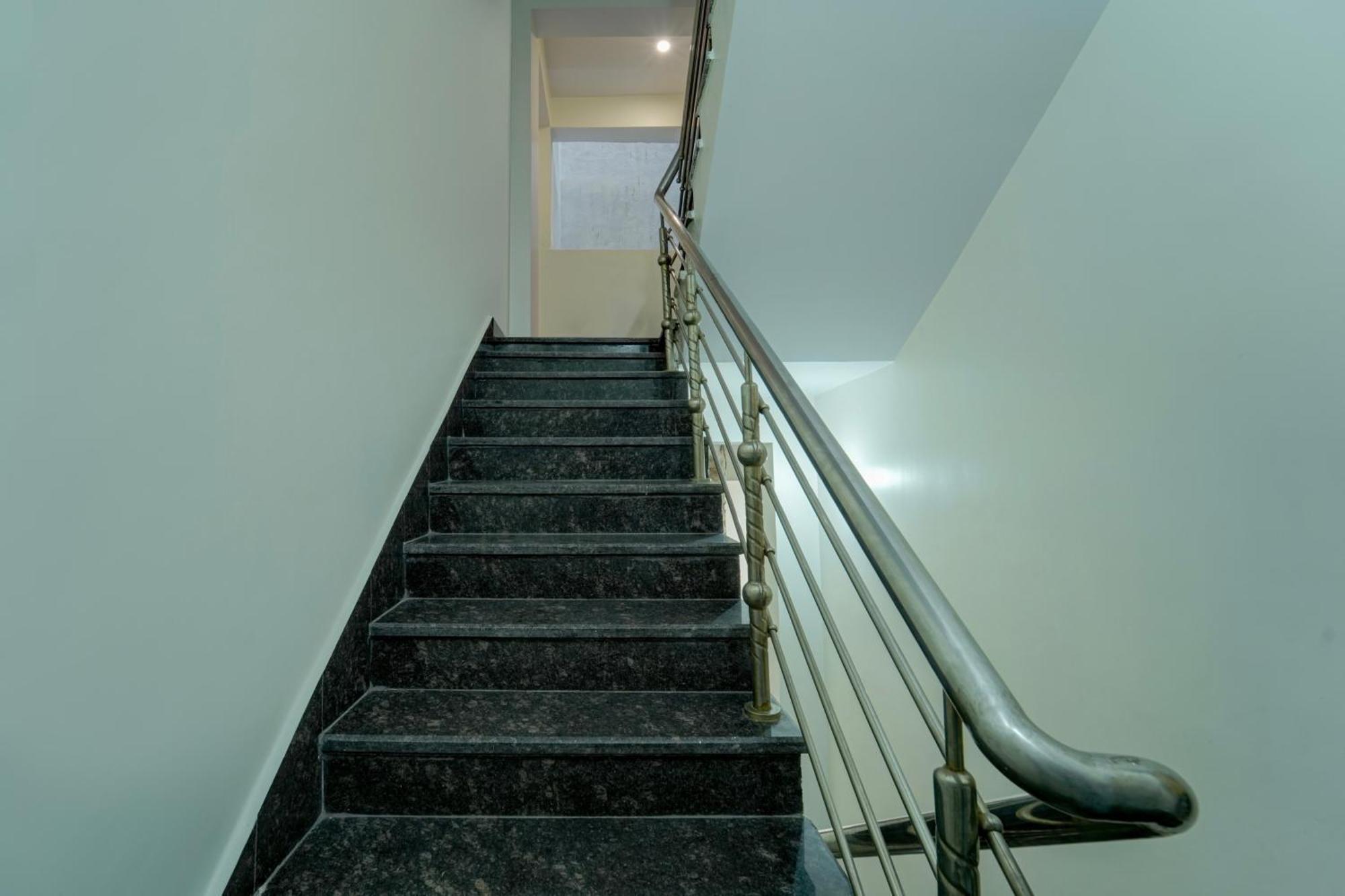 פאטנה Super Hotel O M. S. Inn מראה חיצוני תמונה